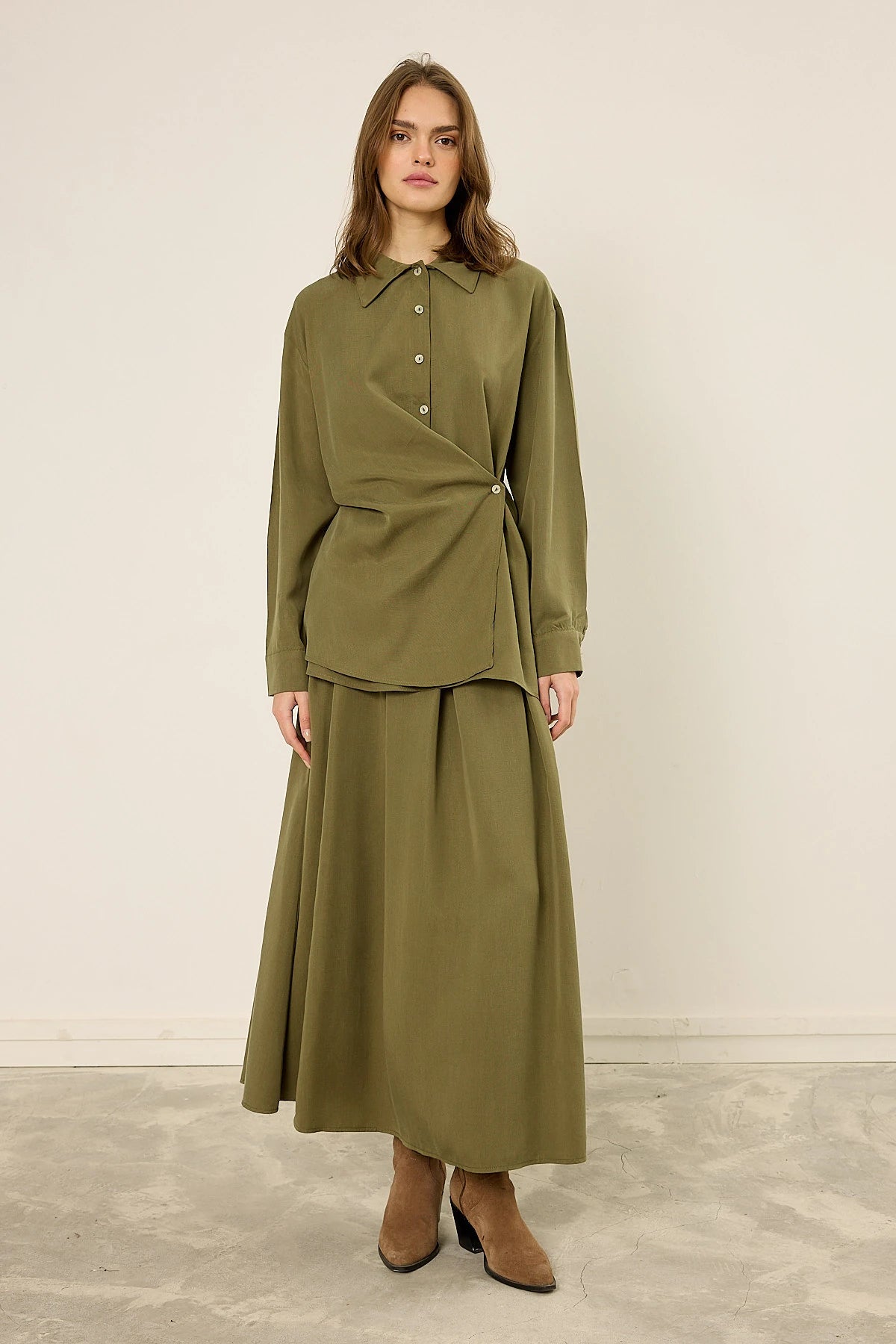 Wickelbluse mit seitlichem Knopf