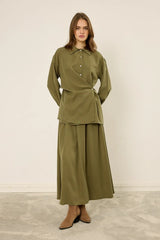 Wickelbluse mit seitlichem Knopf