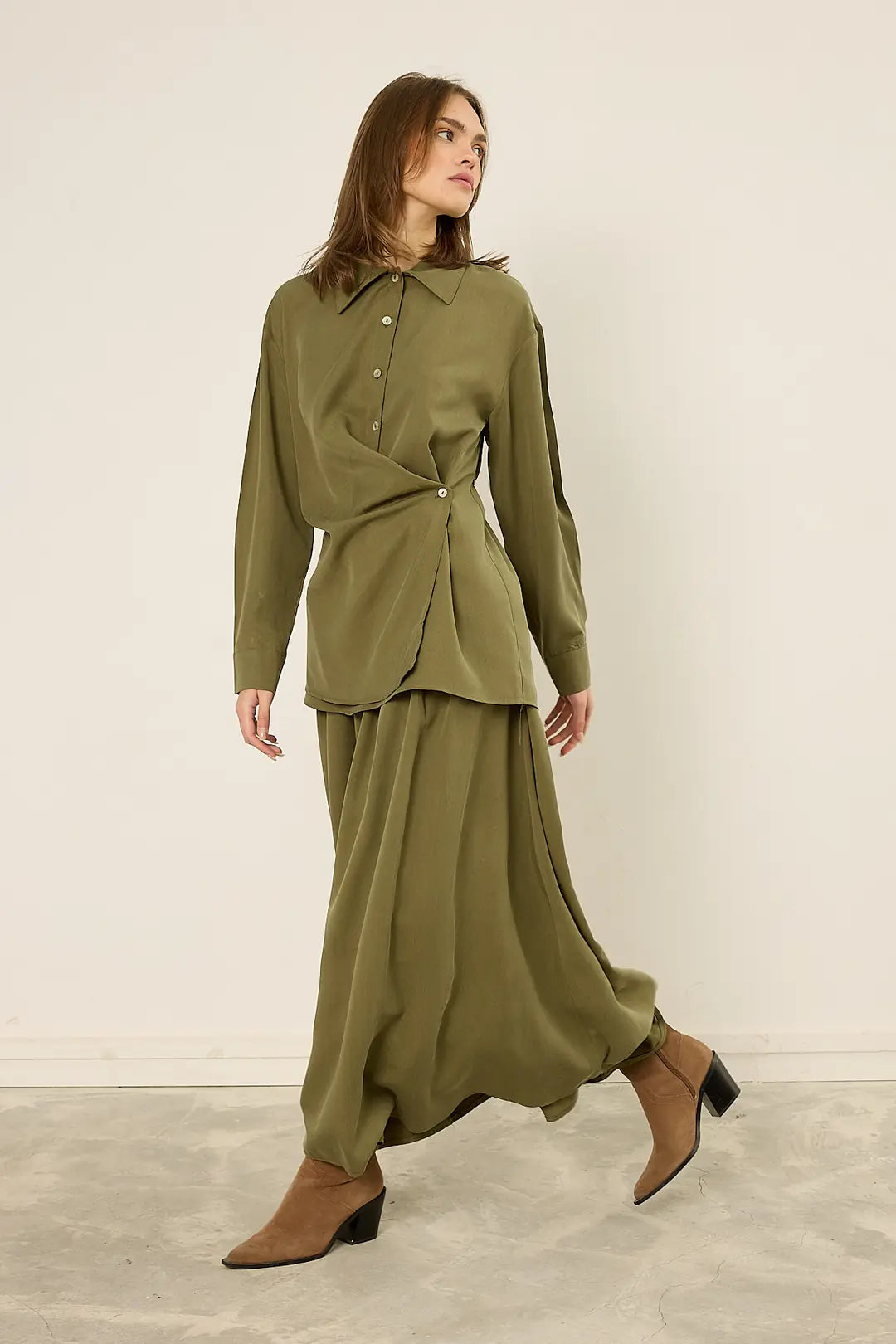 Wickelbluse mit seitlichem Knopf