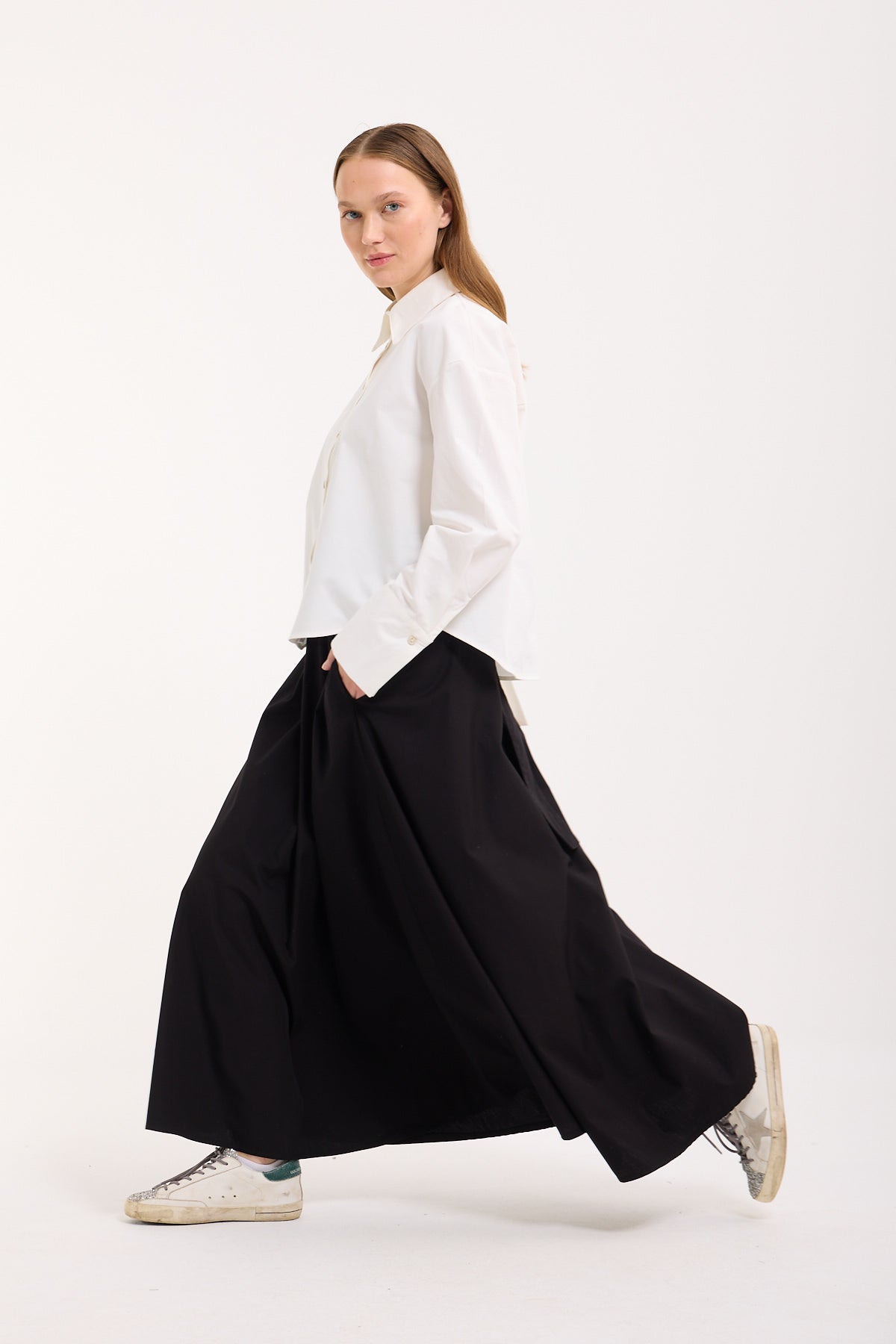 Crop Bluse mit breiten Manschetten