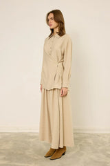 Wickelbluse mit seitlichem Knopf
