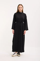 Rippstrick-Maxikleid mit Trompetenärmeln und Bindegürtel