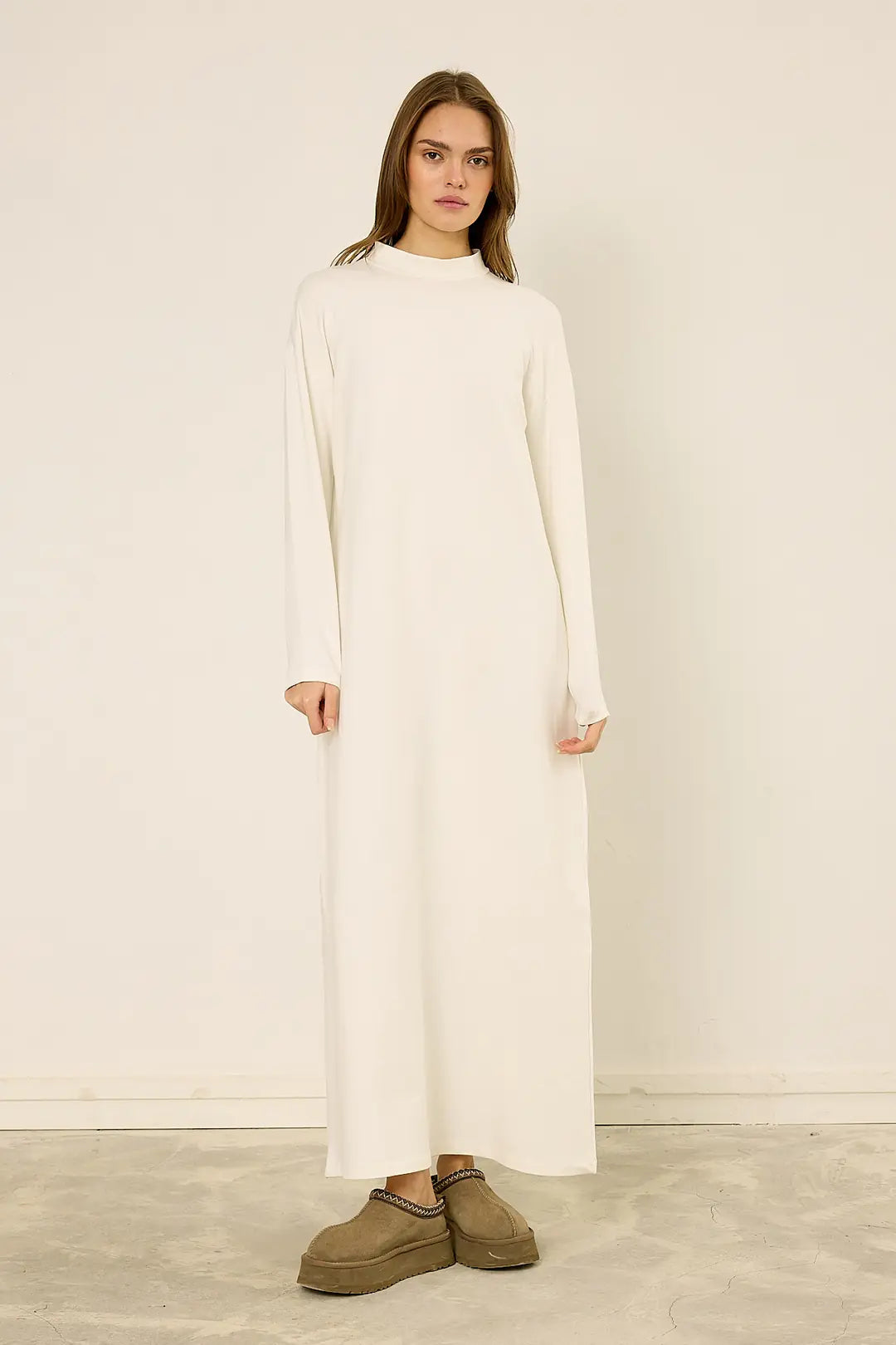 Maxi-Kleid aus Baumwolle mit Langarm und Taillengürtel