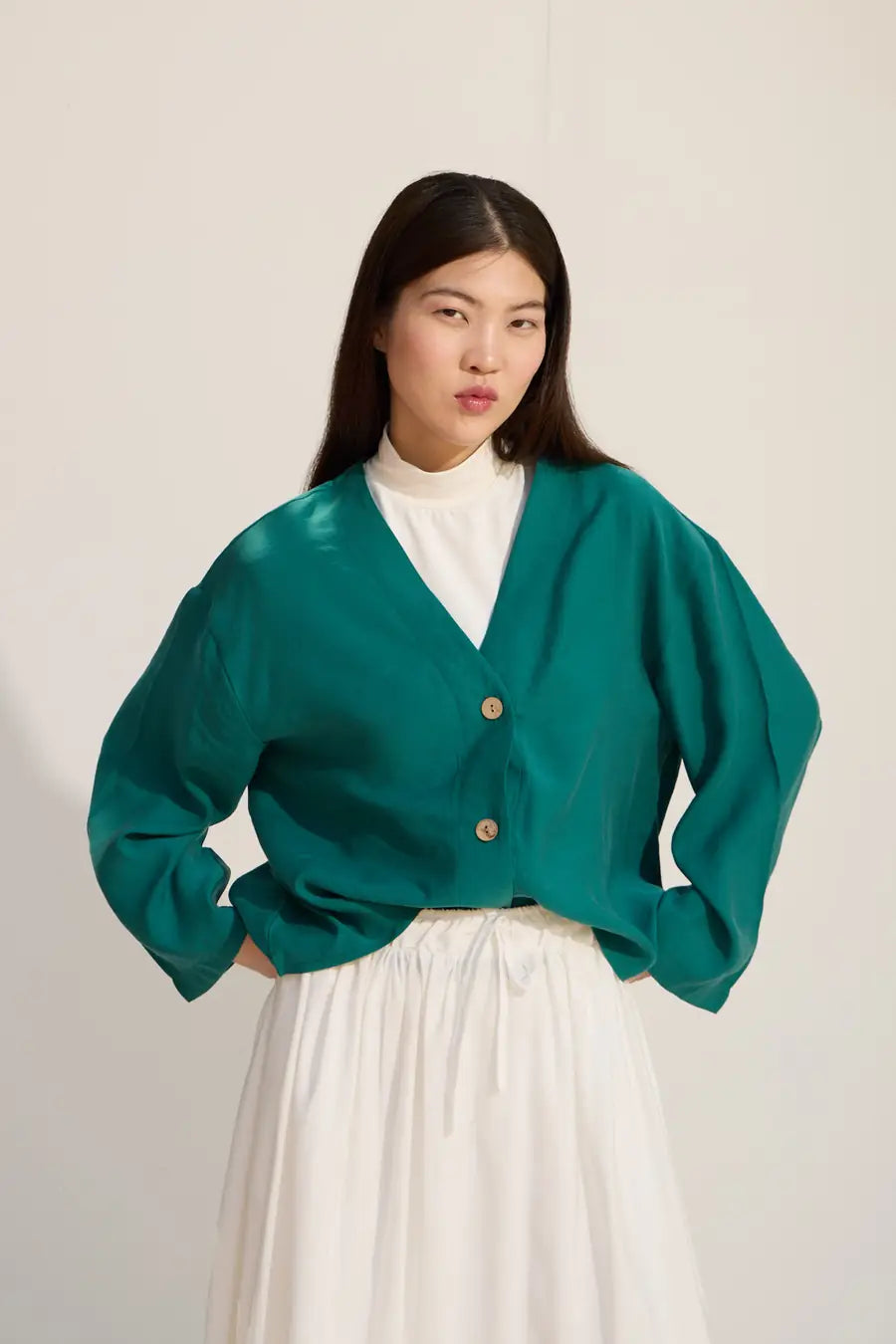 Kurze Tencel-Jacke mit Knöpfen