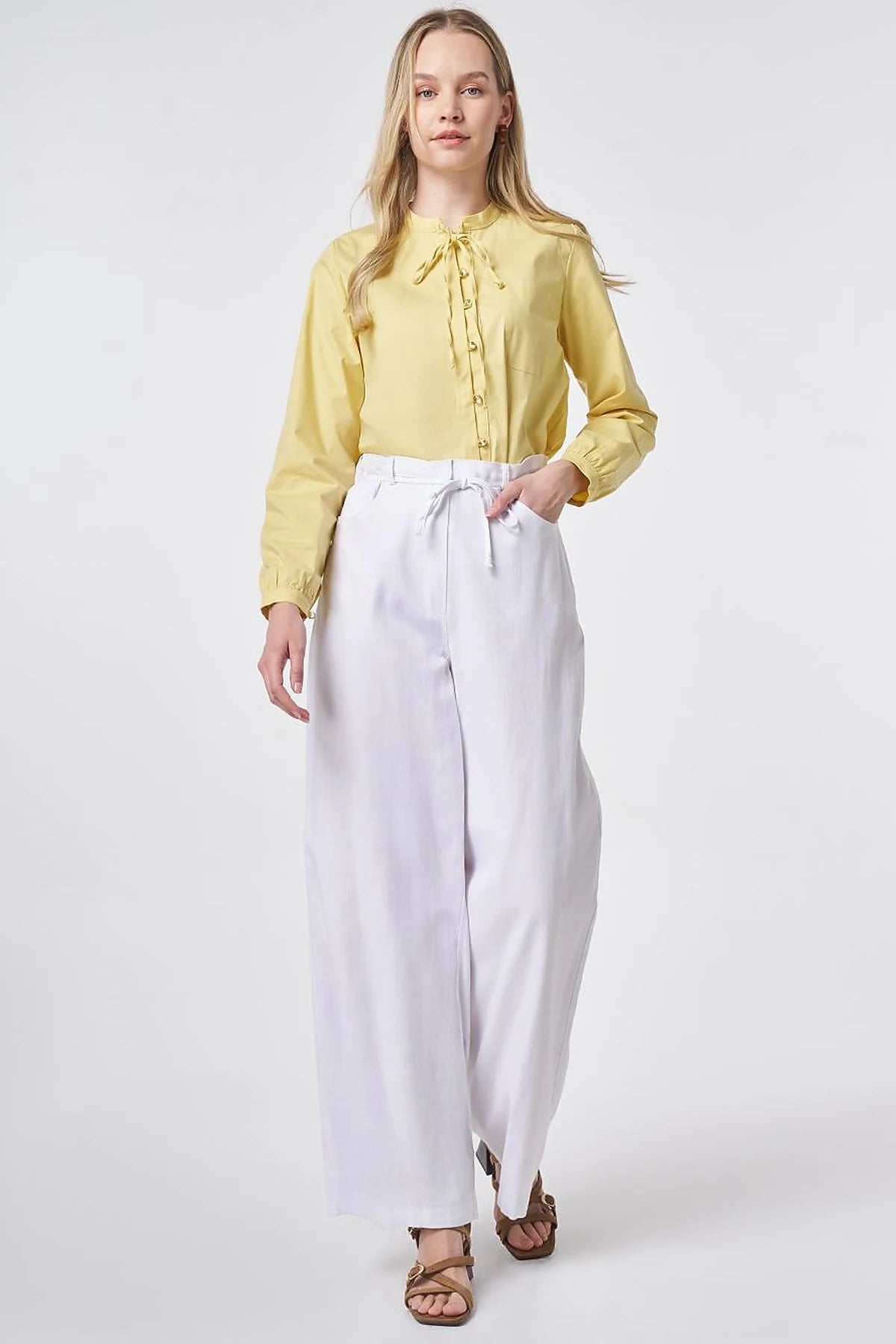 Wide-Leg-Hose mit High-Waist und Kordelgürtel