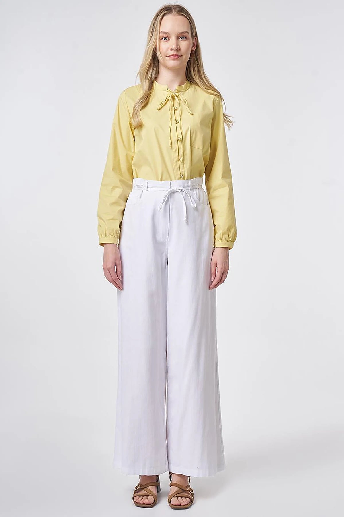 Wide-Leg-Hose mit High-Waist und Kordelgürtel