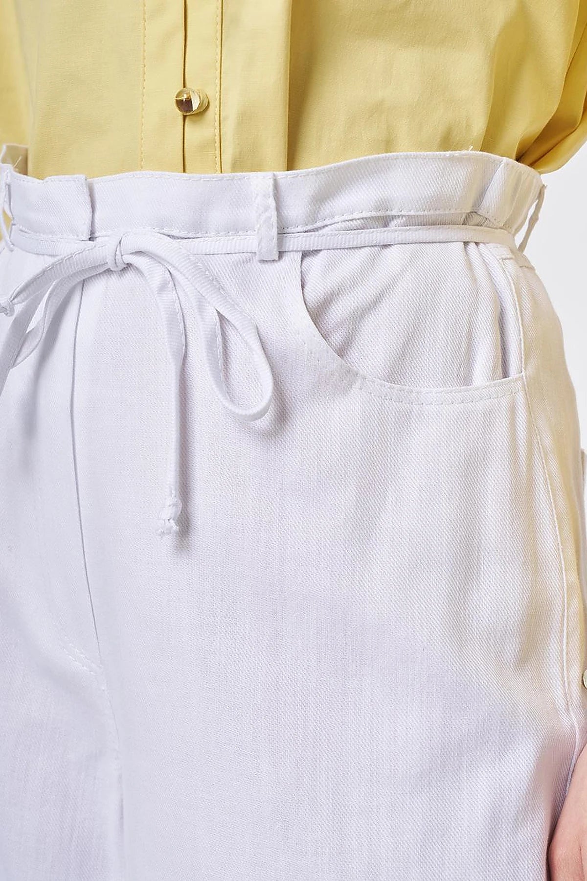Wide-Leg-Hose mit High-Waist und Kordelgürtel