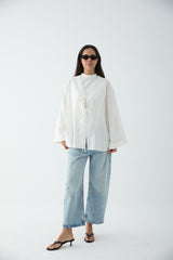 Fließender Kimono mit Bindebändern