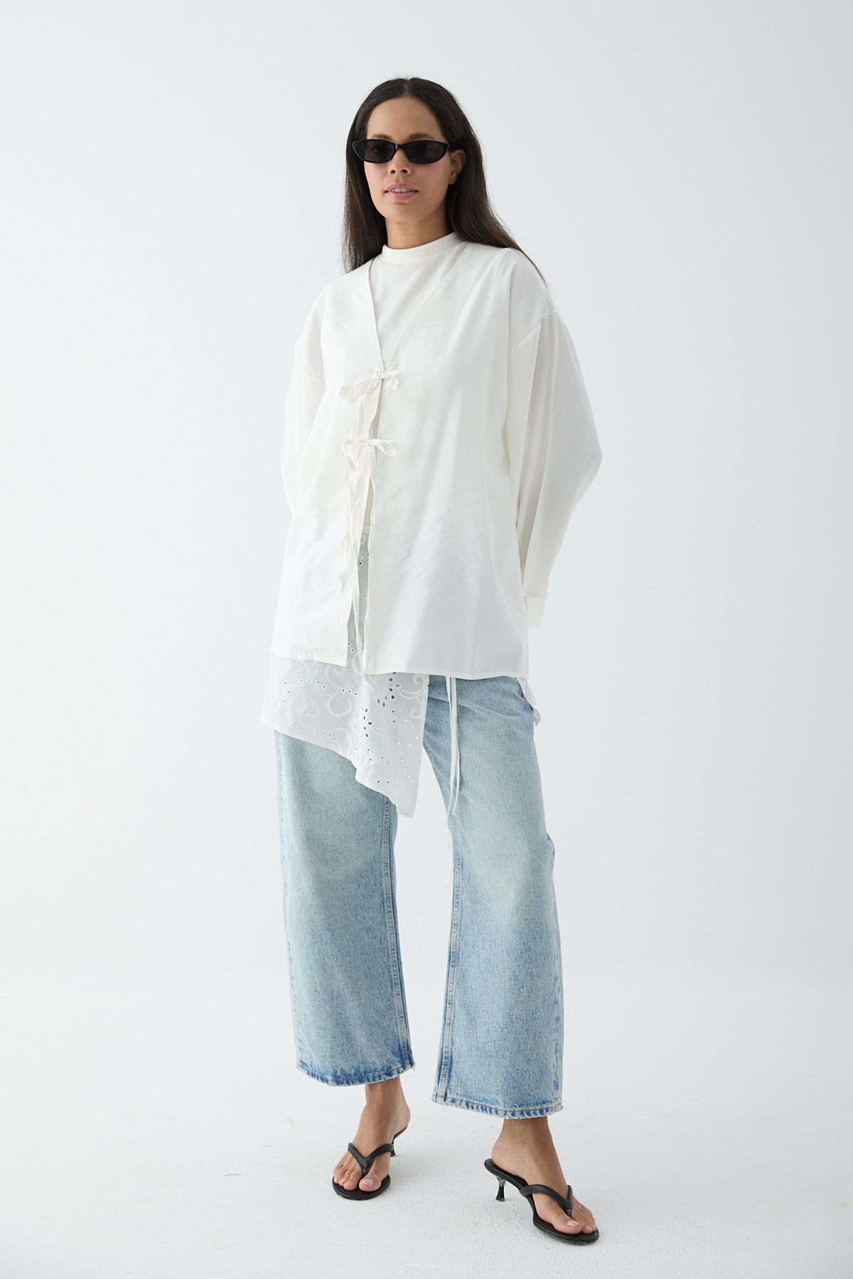 Fließender Kimono mit Bindebändern