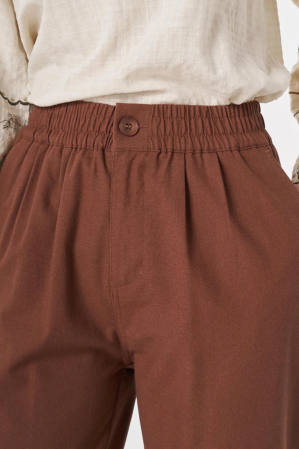 Bundfaltenhose aus Viskose-Tencel mit Elastikbund