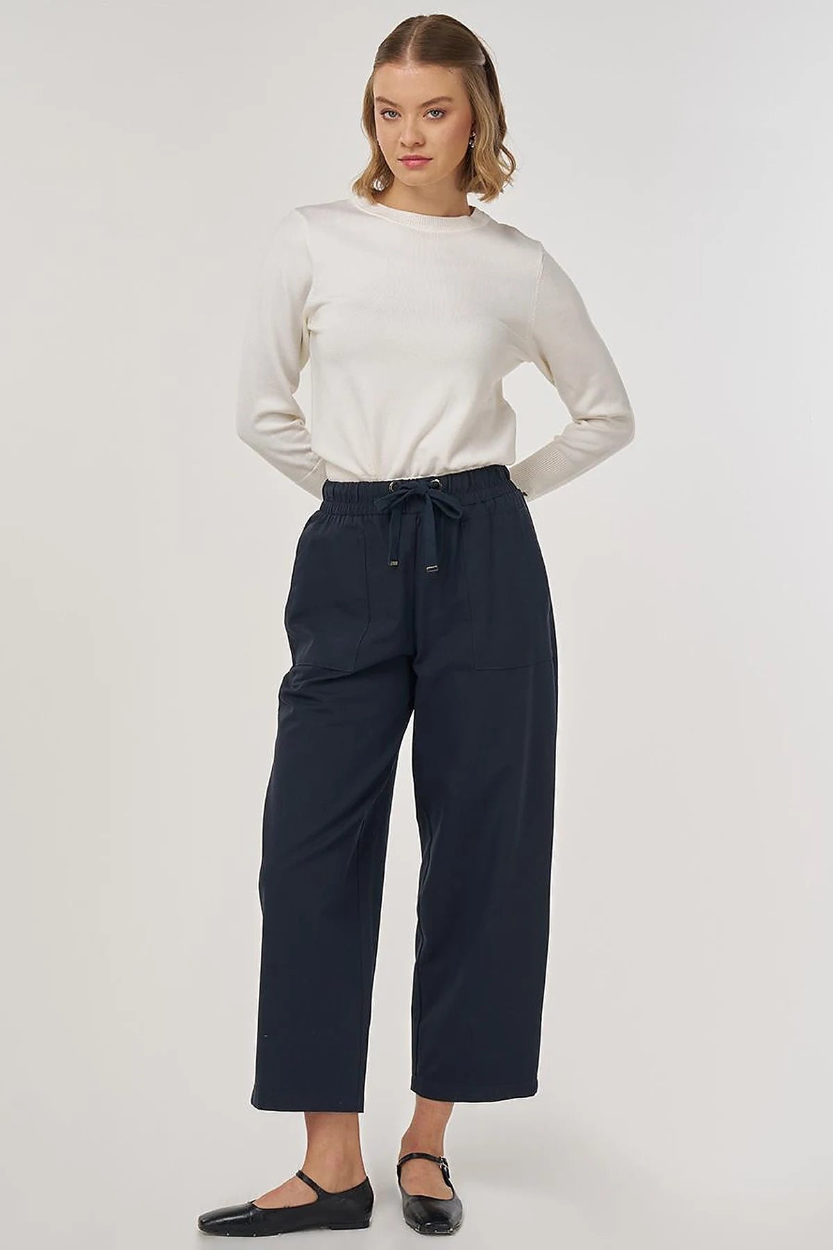 Casual Stoffhose im Relaxed Fit mit Kordelzug