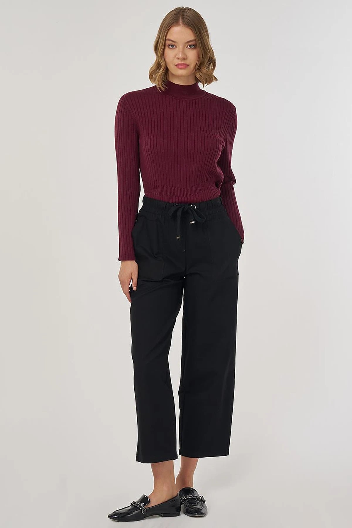 Casual Stoffhose im Relaxed Fit mit Kordelzug