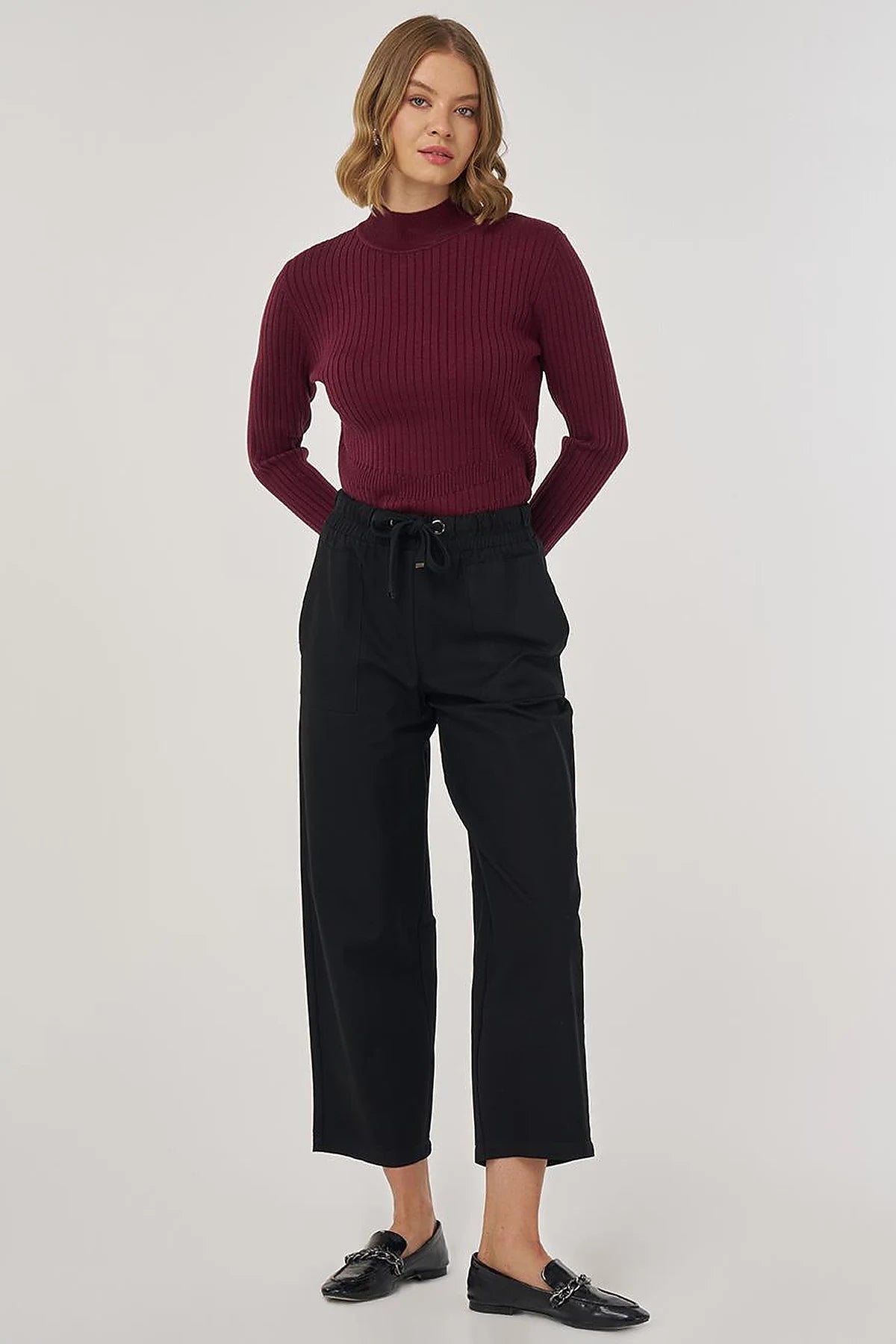 Casual Stoffhose im Relaxed Fit mit Kordelzug