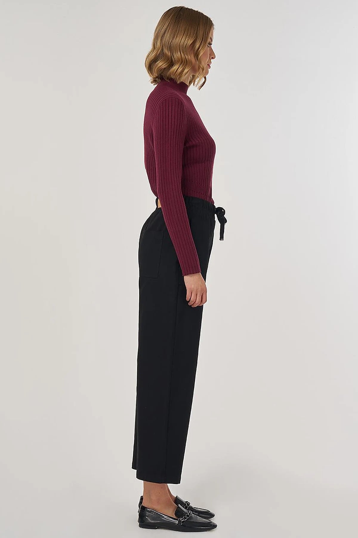 Casual Stoffhose im Relaxed Fit mit Kordelzug